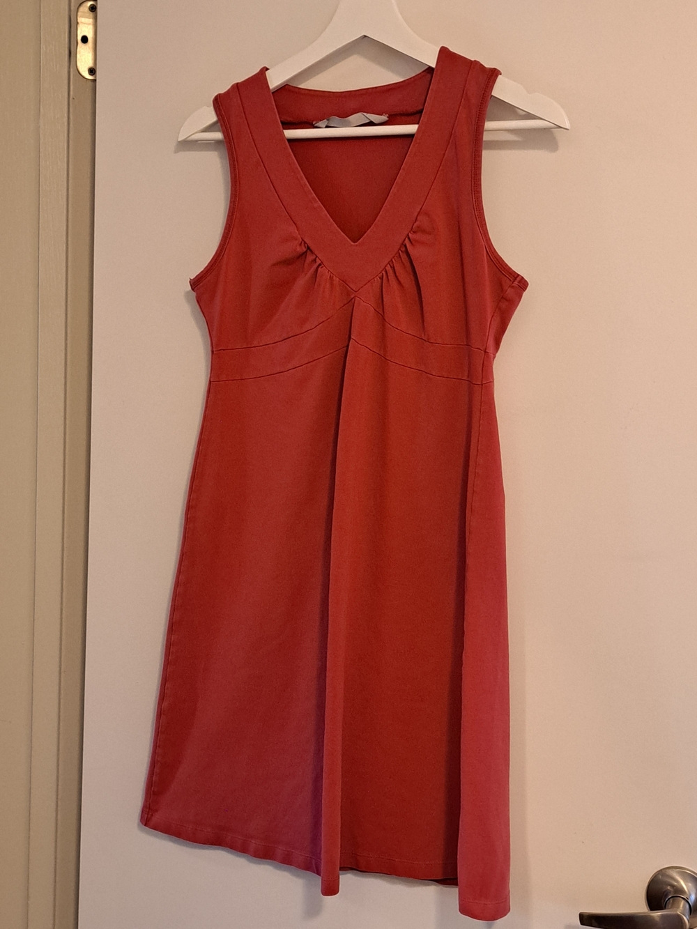 Athleta Senorita Racerback Sleeveless Red Pink V-Neck Dress - M